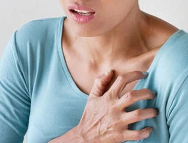 Έμφραγμα: Τα ύποπτα συμπτώματα που δεν πρέπει να αγνοούν οι γυναίκες